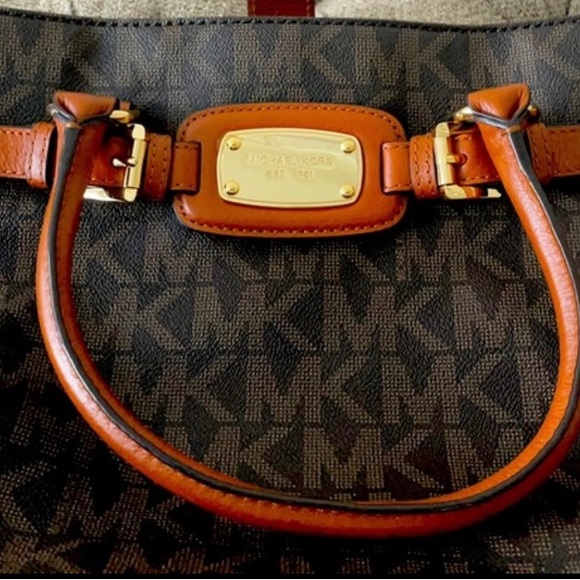 Michael Kors Handbags - Michael Kors handbag very good condition